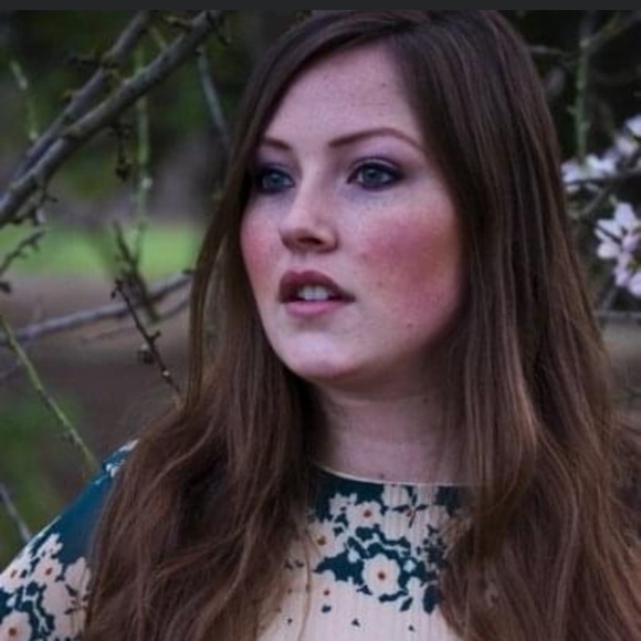 Meet your Posher, Emma - Picture 3 of 5